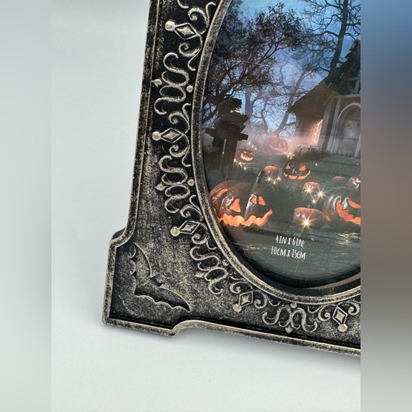 Halloween Bats Photo Frame Gold Tone Ornate Gothic Tabletop Wall‎ Mount 4X6 - Picture 5 of 10
